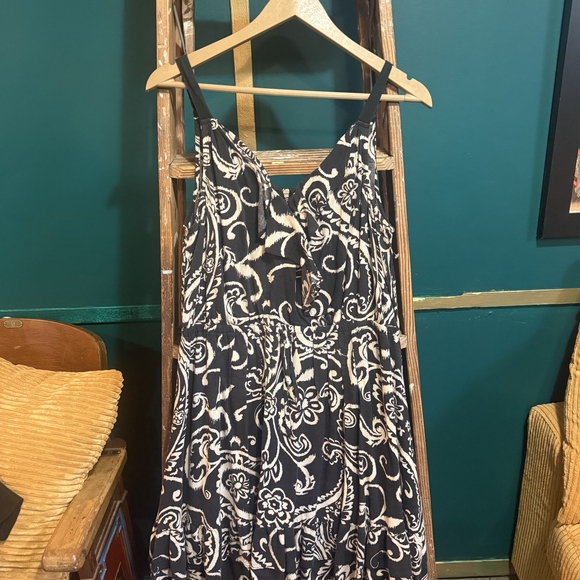 Elle Dresses & Skirts - Elle Black and White Patterned Mini Dress
